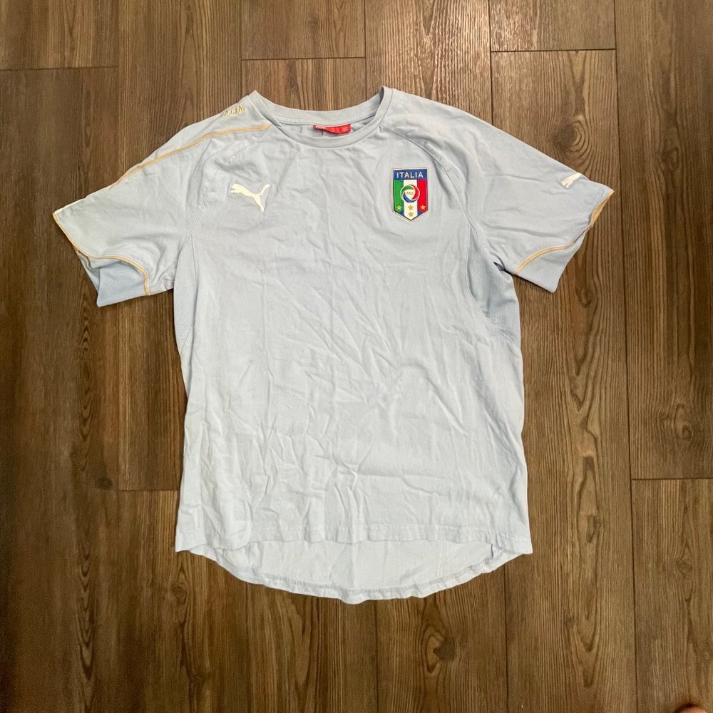 VIntage Puma Italia football/soccer jersey style shirt - Azzurri